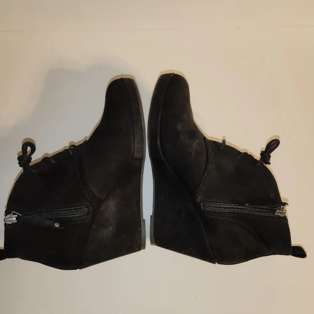 DV by DOLCE VITA Wedge Ankle Bootie Women 8 Black Faux Suede Lace Up Detail Boot